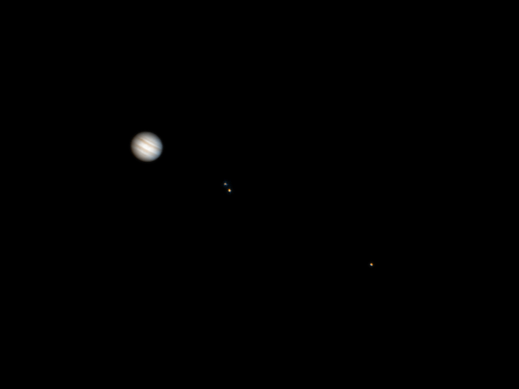 Jupiter, Europa, Io, Ganymed (‎2002-04-27, 19:45 UT; Vixen GP 90M; Philips ToUCam 740K)