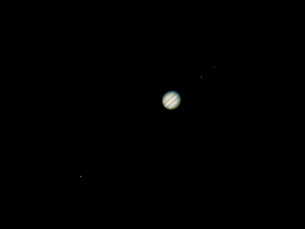 Ganymed, Jupiter, Io, Europa (‎2002-11-19, 02:23 UT; Vixen GP 90M; Philips ToUCam 740K)